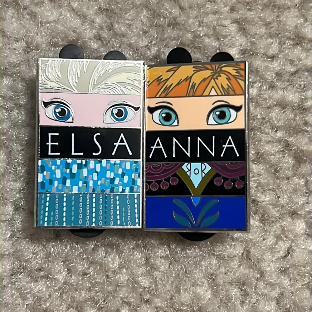 Disney Anna and Elsa pins